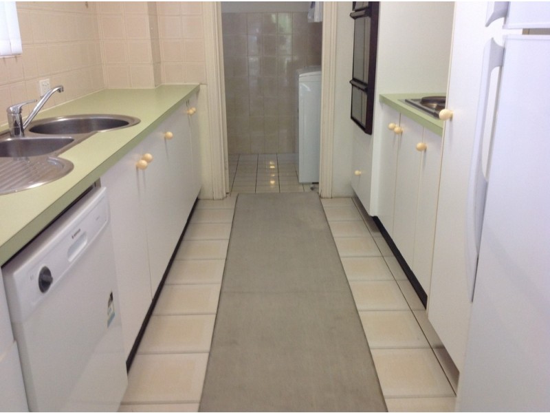 2/494 Marine Parade, Biggera Waters QLD 4216