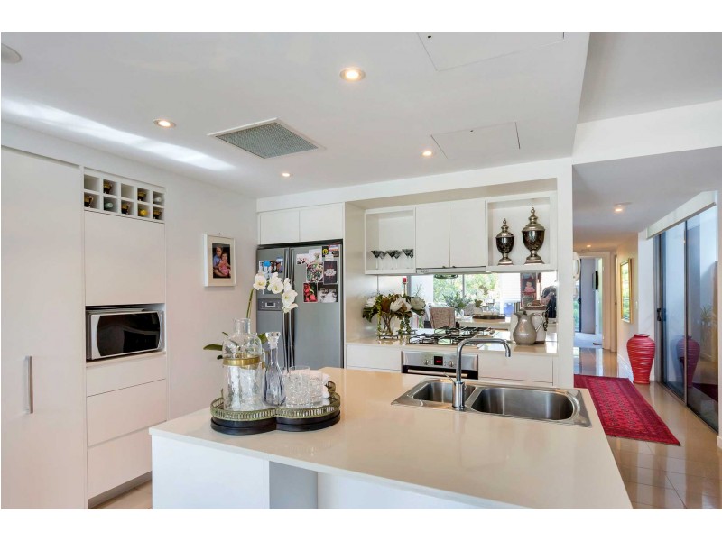 2102/438 Marine Parade, Biggera Waters QLD 4216