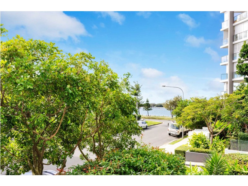 2102/438 Marine Parade, Biggera Waters QLD 4216