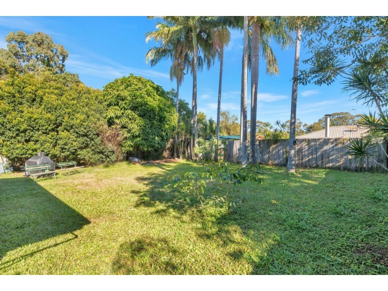 6 Rodlan Parade, Labrador QLD 4215