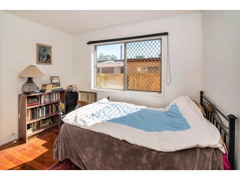 6 Rodlan Parade, Labrador QLD 4215