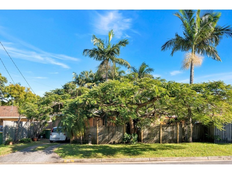 6 Rodlan Parade, Labrador QLD 4215