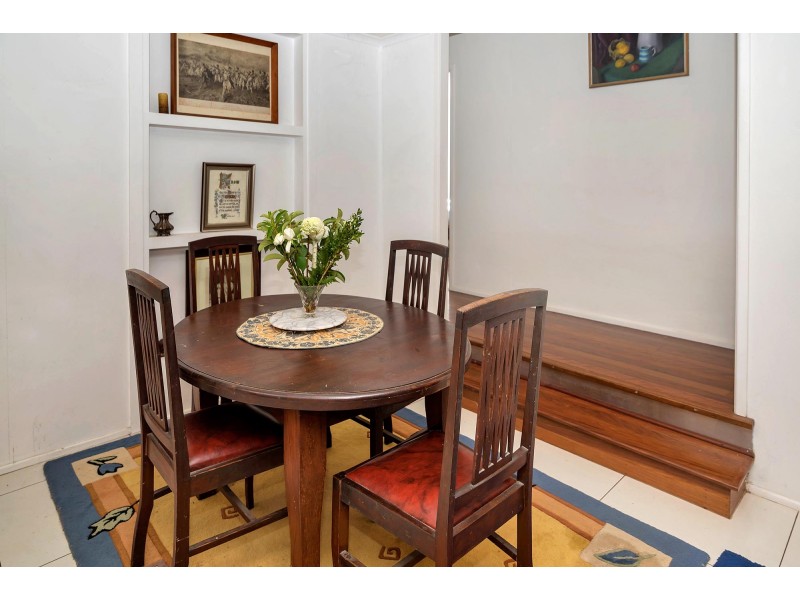 6 Rodlan Parade, Labrador QLD 4215