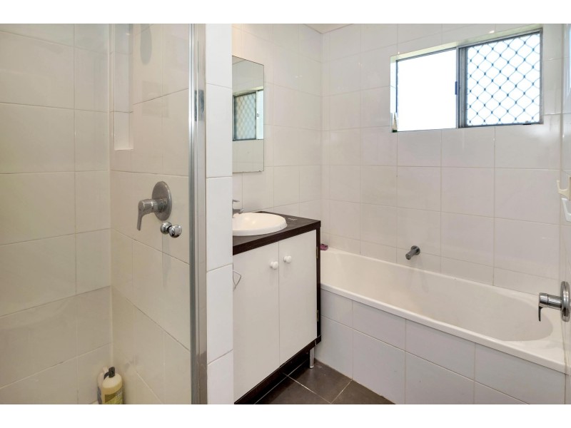 6 Rodlan Parade, Labrador QLD 4215