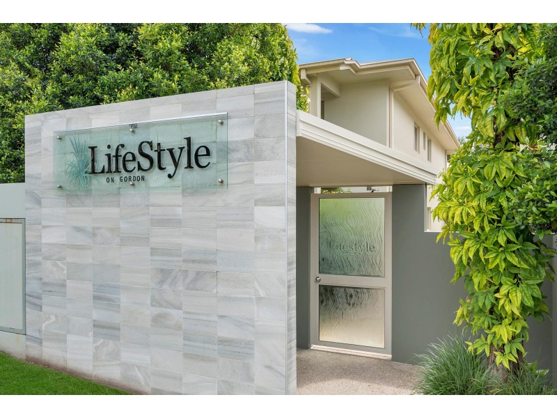 1/27 Gordon Street, Labrador QLD 4215