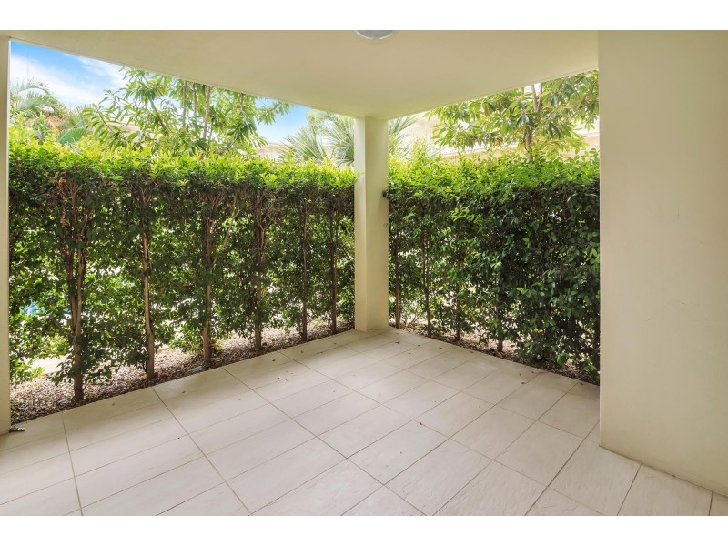 1/27 Gordon Street, Labrador QLD 4215