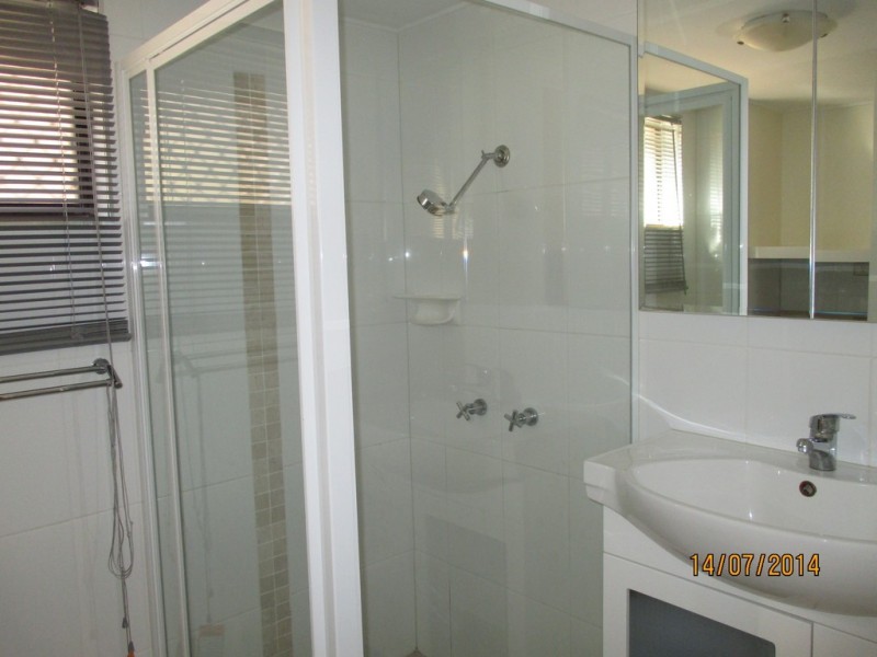 1/25 Imperial Parade, Labrador QLD 4215