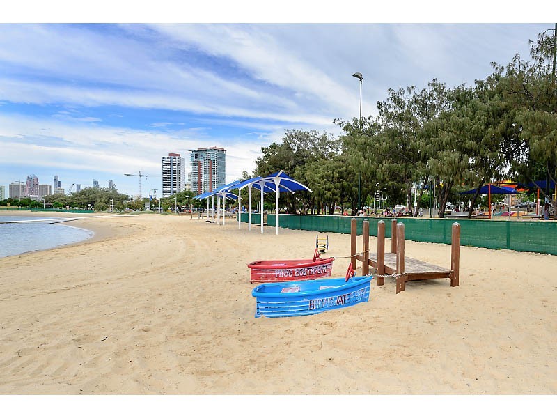 1/25 Imperial Parade, Labrador QLD 4215