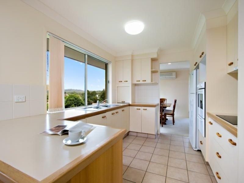 6 Wyara Close, Elanora QLD 4221