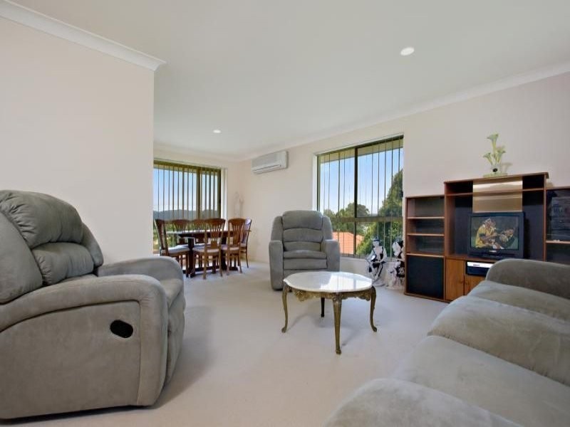 6 Wyara Close, Elanora QLD 4221