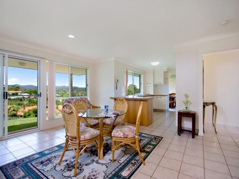 6 Wyara Close, Elanora QLD 4221