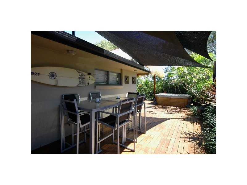 43 Second Ave, Palm Beach QLD 4221