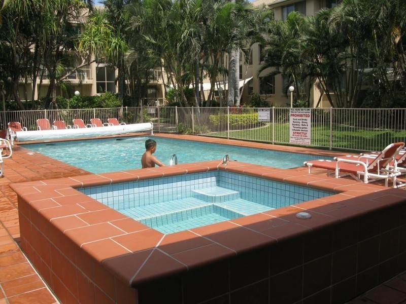 60/15  Santa Monica Road, Miami QLD 4220