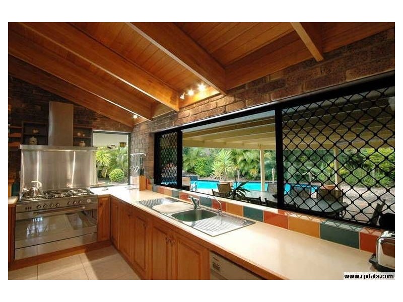 10 Sumach Place, Palm Beach QLD 4221