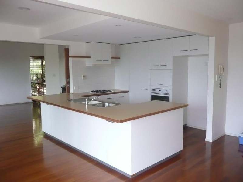 3 Buckingham Way, Elanora QLD 4221
