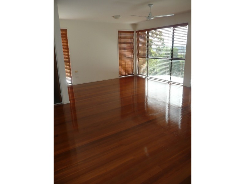 3 Buckingham Way, Elanora QLD 4221