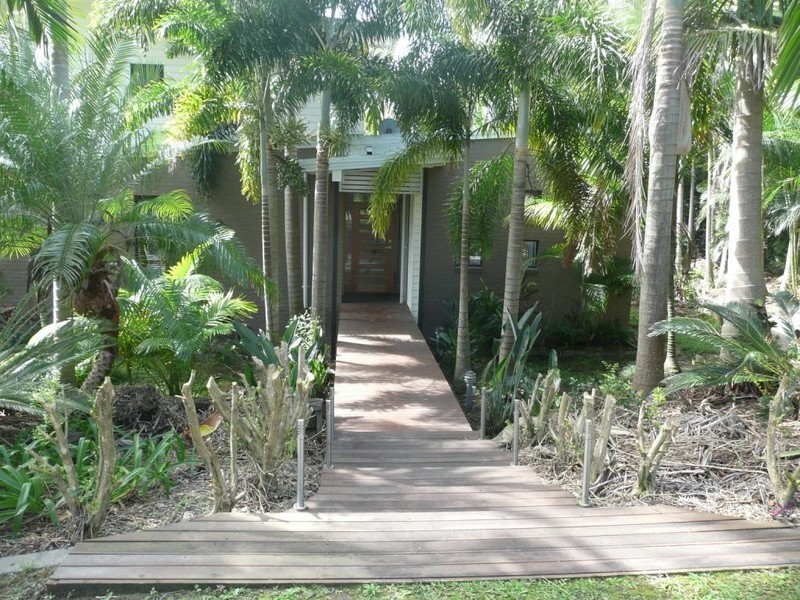 3 Buckingham Way, Elanora QLD 4221