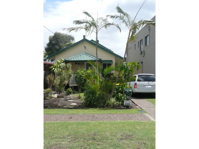 27 Fourteenth Ave, Palm Beach QLD 4221