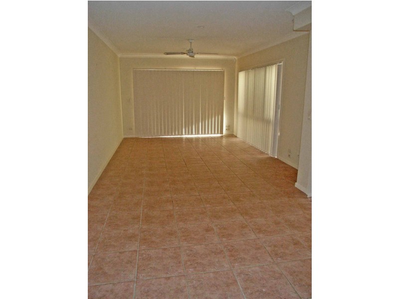 2/17  Ninth Ave, Palm Beach QLD 4221