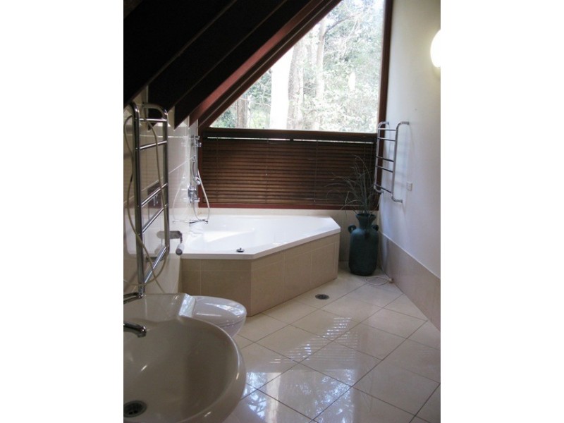 1 Tyalla Court, Tallebudgera QLD 4228