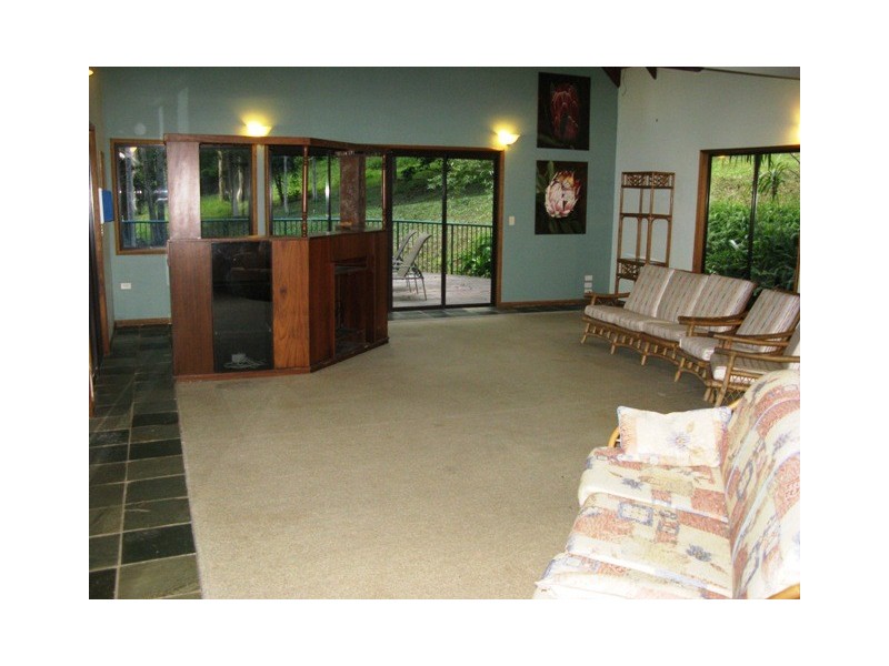 1 Tyalla Court, Tallebudgera QLD 4228