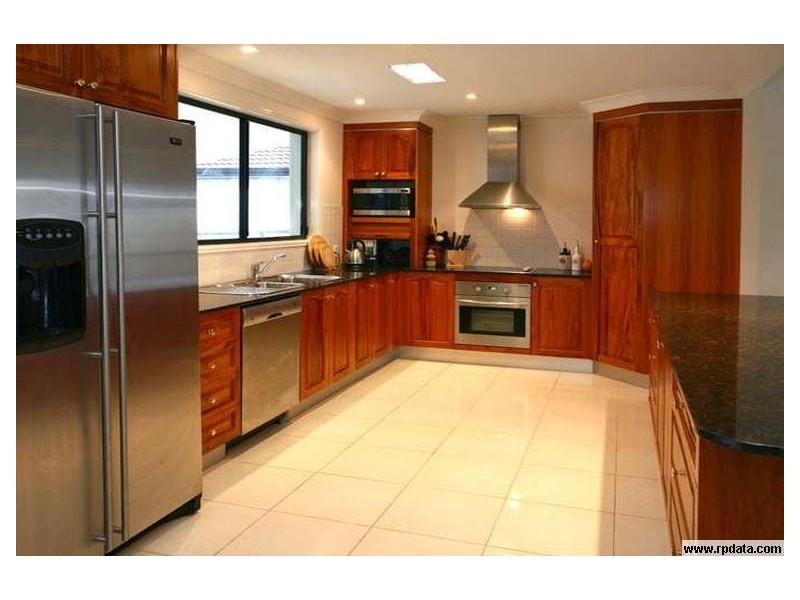 25 Goolagong Court, Broadbeach Waters QLD 4218