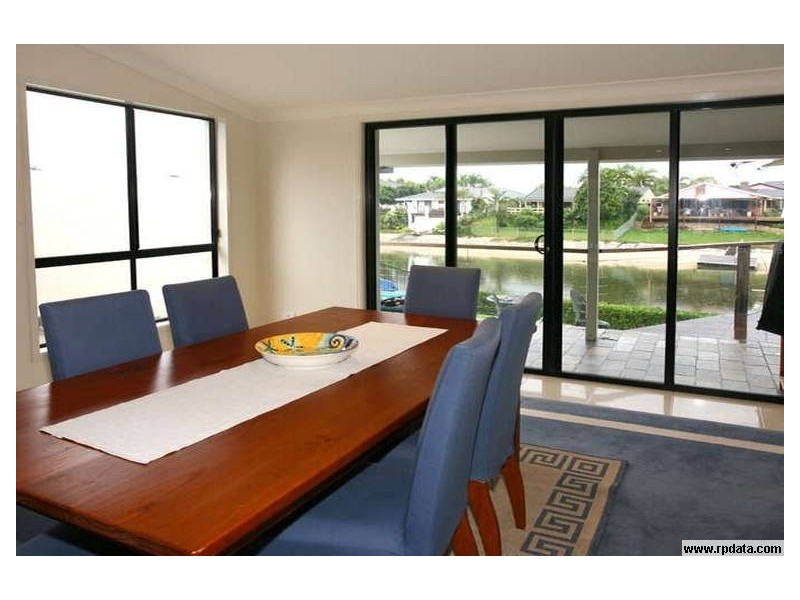 25 Goolagong Court, Broadbeach Waters QLD 4218