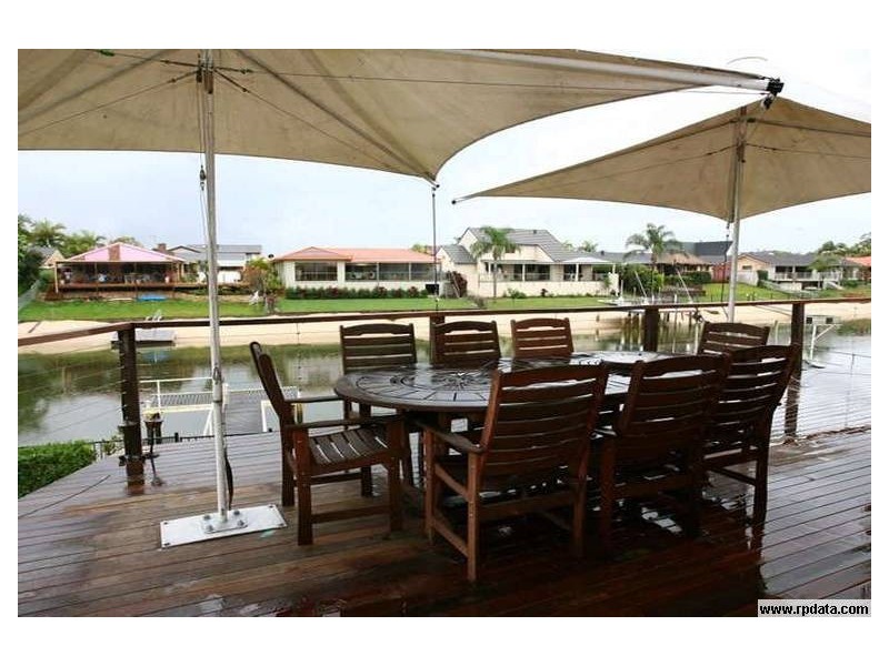 25 Goolagong Court, Broadbeach Waters QLD 4218
