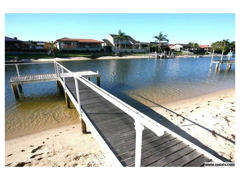 25 Goolagong Court, Broadbeach Waters QLD 4218