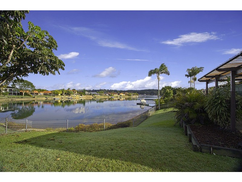 136 Melaleuca Drive, Palm Beach QLD 4221