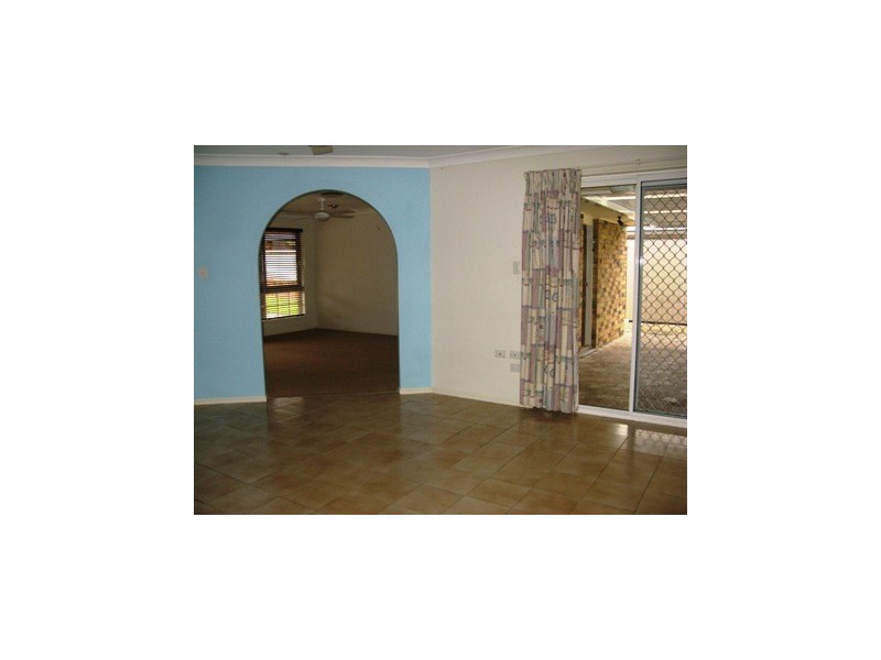 188 K P McGrath, Elanora QLD 4221