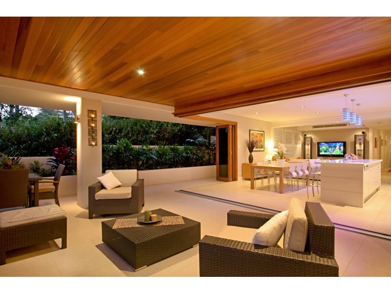 2/61 Garrick Street, Coolangatta QLD 4225