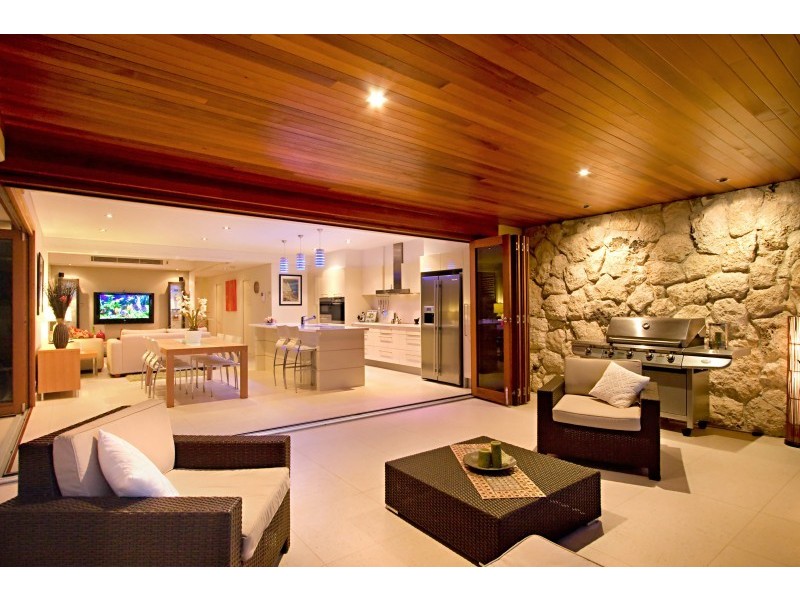 2/61 Garrick Street, Coolangatta QLD 4225