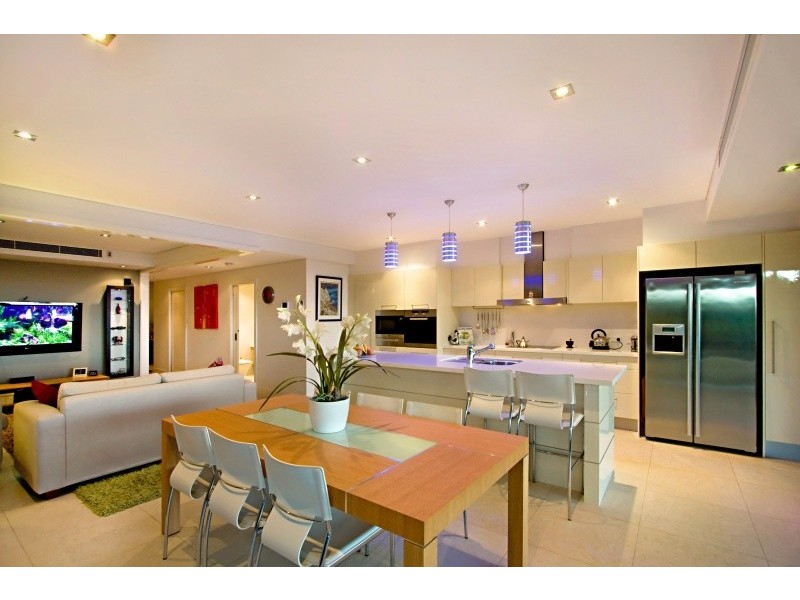 2/61 Garrick Street, Coolangatta QLD 4225