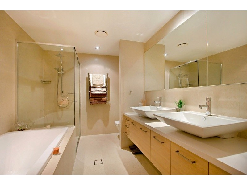 2/61 Garrick Street, Coolangatta QLD 4225