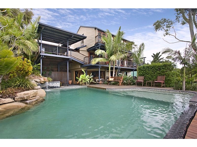 8 Coogee Court, Elanora QLD 4221