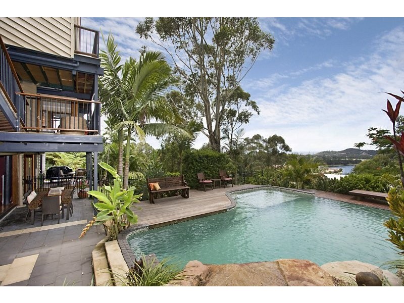 8 Coogee Court, Elanora QLD 4221