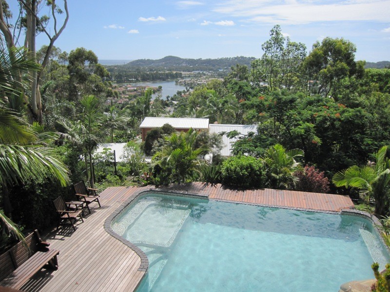 8 Coogee Court, Elanora QLD 4221