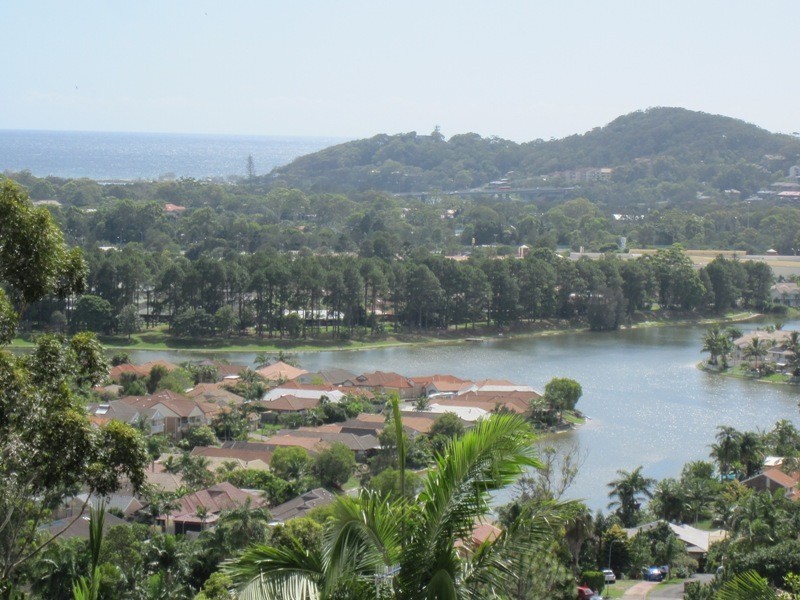 8 Coogee Court, Elanora QLD 4221