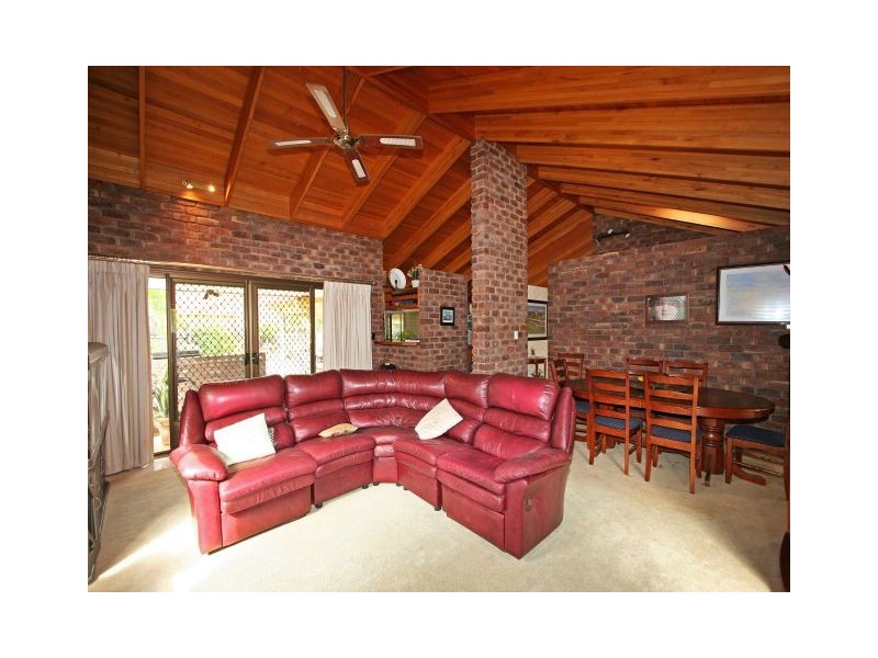 10 Sumach Place, Palm Beach QLD 4221