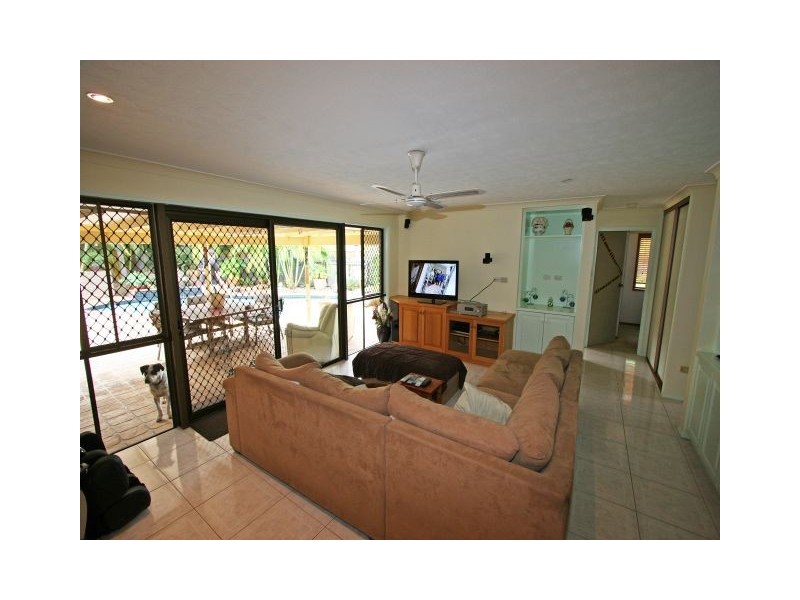 10 Sumach Place, Palm Beach QLD 4221