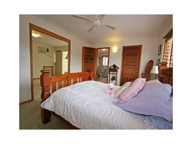 10 Sumach Place, Palm Beach QLD 4221