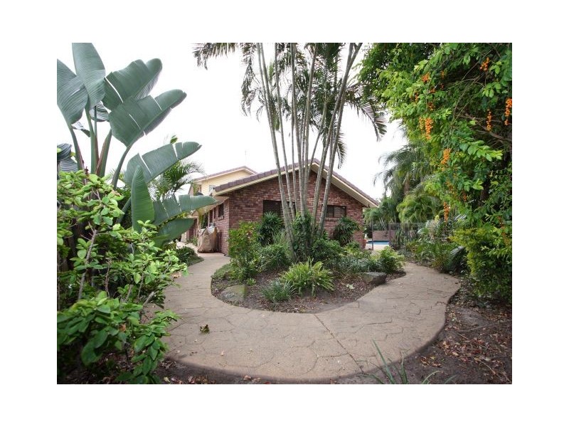 10 Sumach Place, Palm Beach QLD 4221