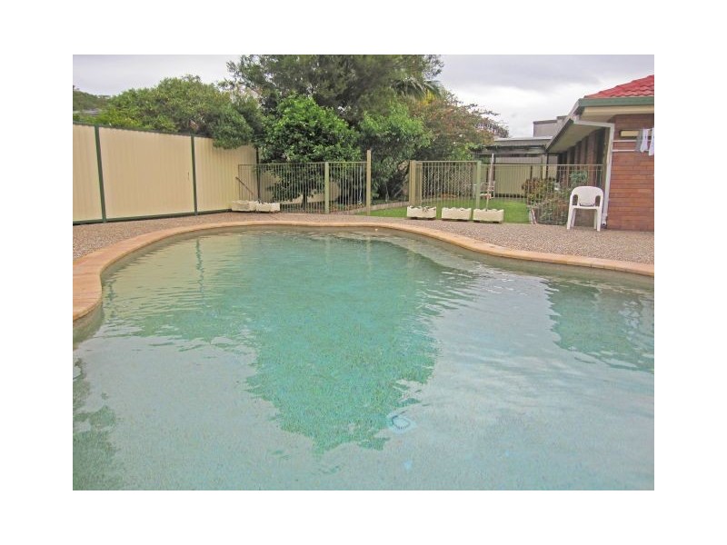 2 Seabrook, Elanora QLD 4221