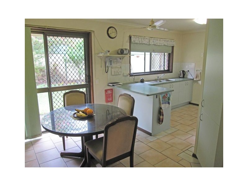 2 Seabrook, Elanora QLD 4221