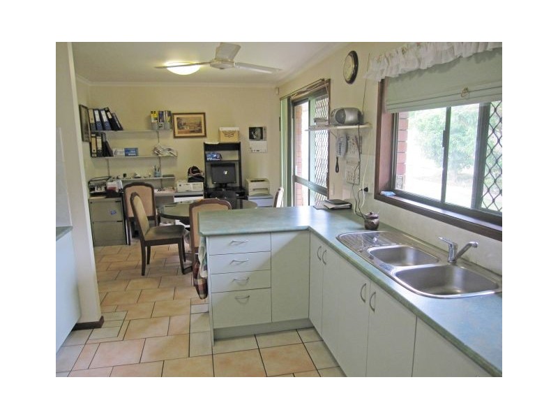 2 Seabrook, Elanora QLD 4221