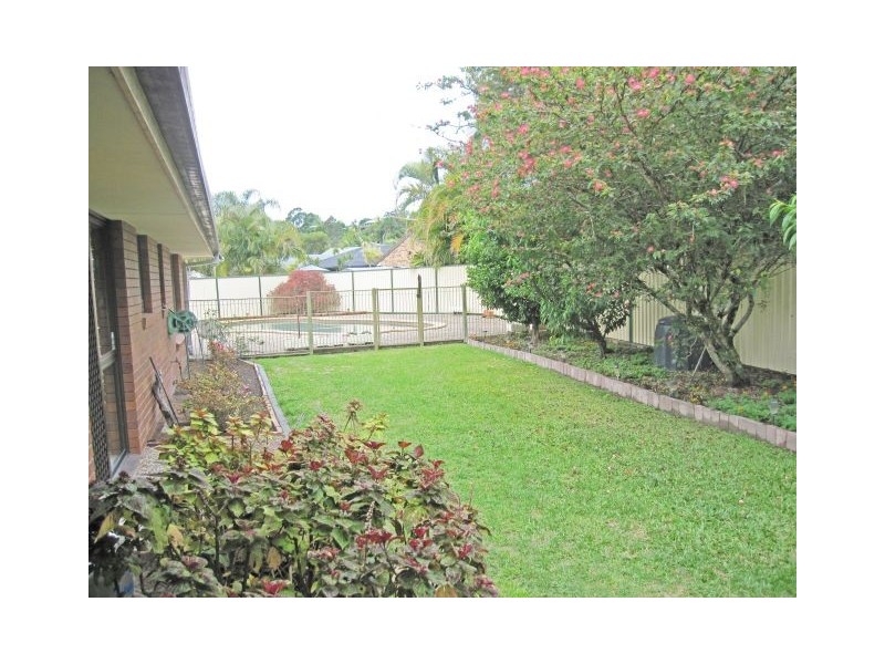 2 Seabrook, Elanora QLD 4221