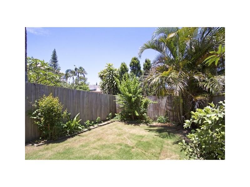 1/14 Tenth Avenue, Palm Beach QLD 4221