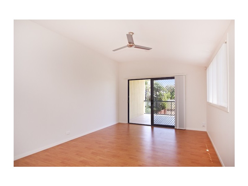 1/14 Tenth Avenue, Palm Beach QLD 4221