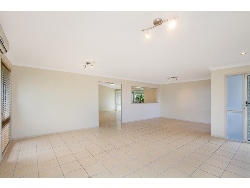 24 Damson Place, Elanora QLD 4221